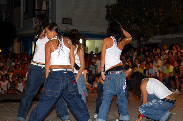 Las Dancers