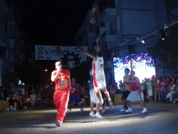 Balón arriba y comenzó la gran final.