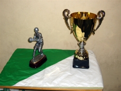 Trofeos de Campeón y subcampeón del Torneo.